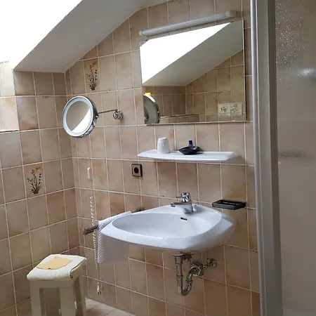 Hotel Am Schoenenberg 3*