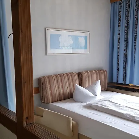 Am Schoenenberg Hotell 3*